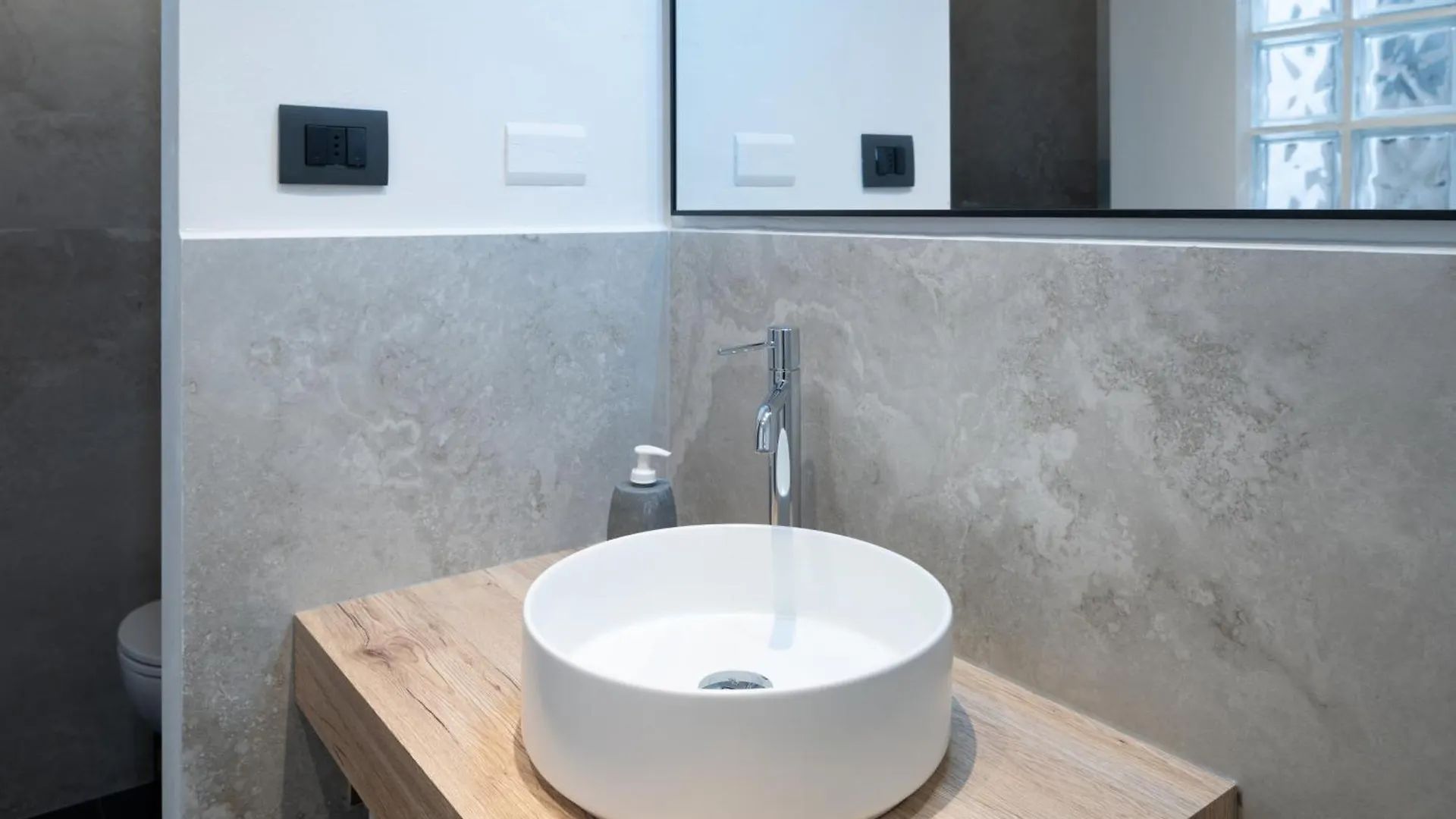 Apartment Maison Saint Michel Monte Nero Milan Italy